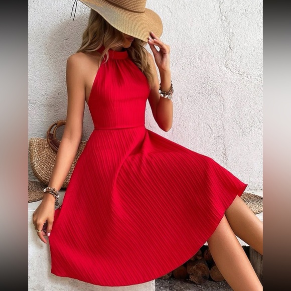 Boho lace panel open back halter dress - Picture 5 of 6